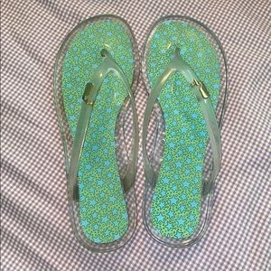 vineyard vines flip flops
